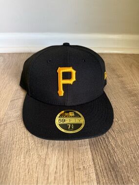 NWT New Era | Pittsburgh Pirates Low Profile 59FIFTY Fitted Hat Size 7 3/4 Black